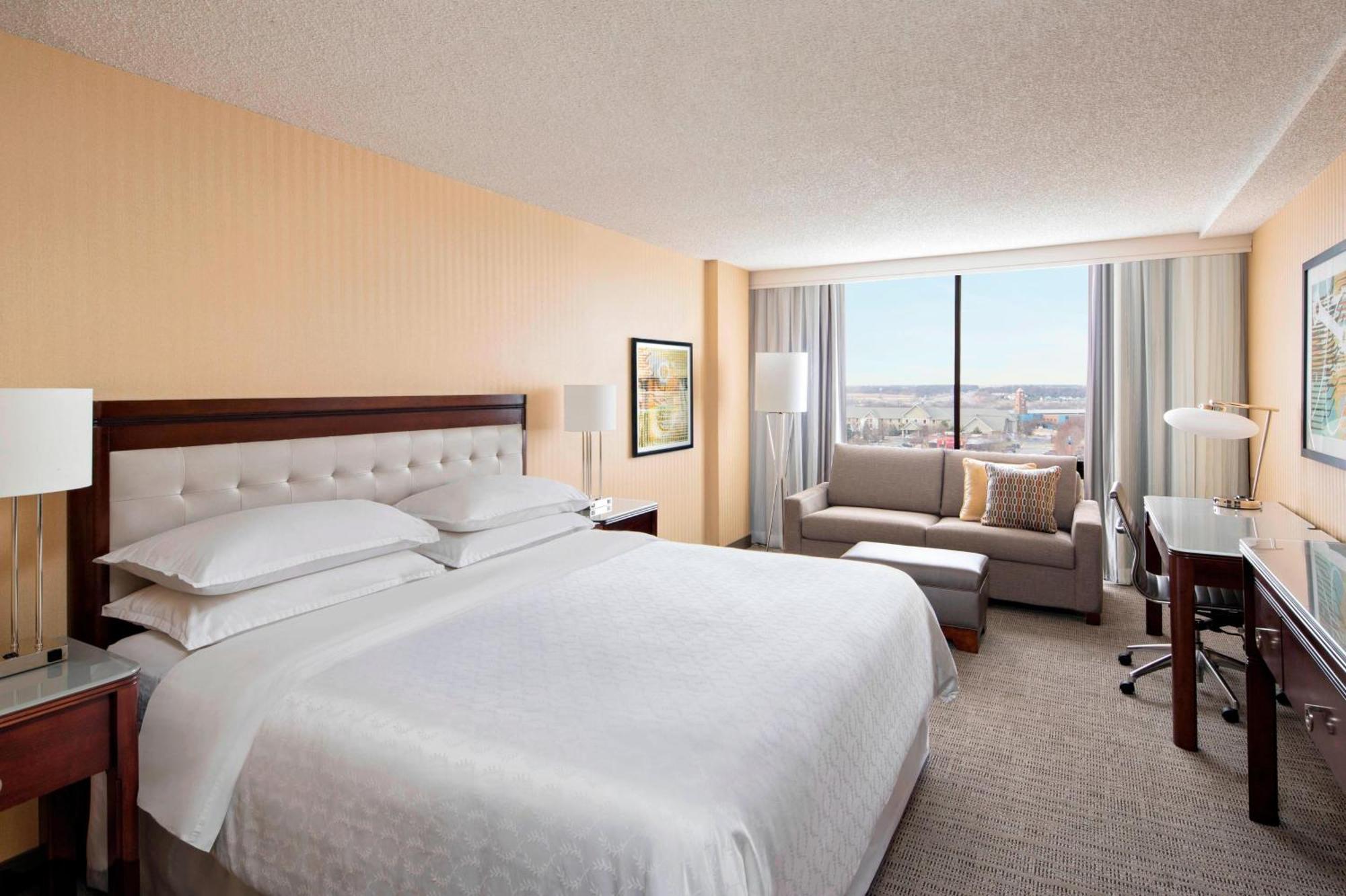 Sheraton Hotel 3*